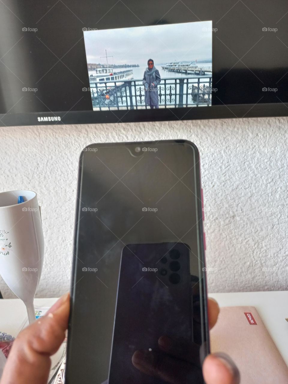 Exercitando o olhar. Quando fotografamos, passamos a observar  as pessoas, a natureza e, tudo que está  ao nosso redor;  a partir desse momento  nossa percepção  do mundo torna-se mais sensível  e crítica