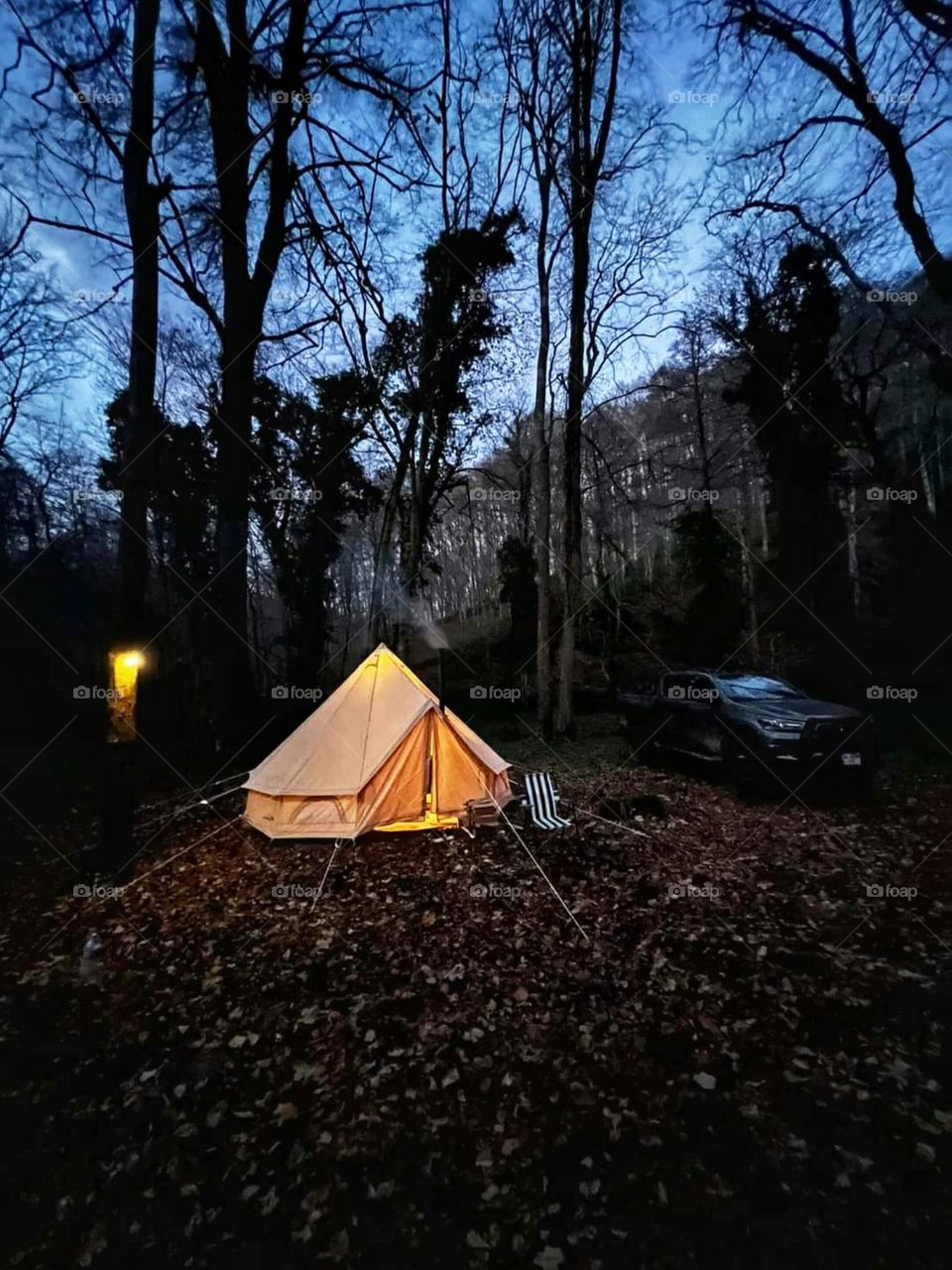 A trip in the woods, a tent for the night in nature