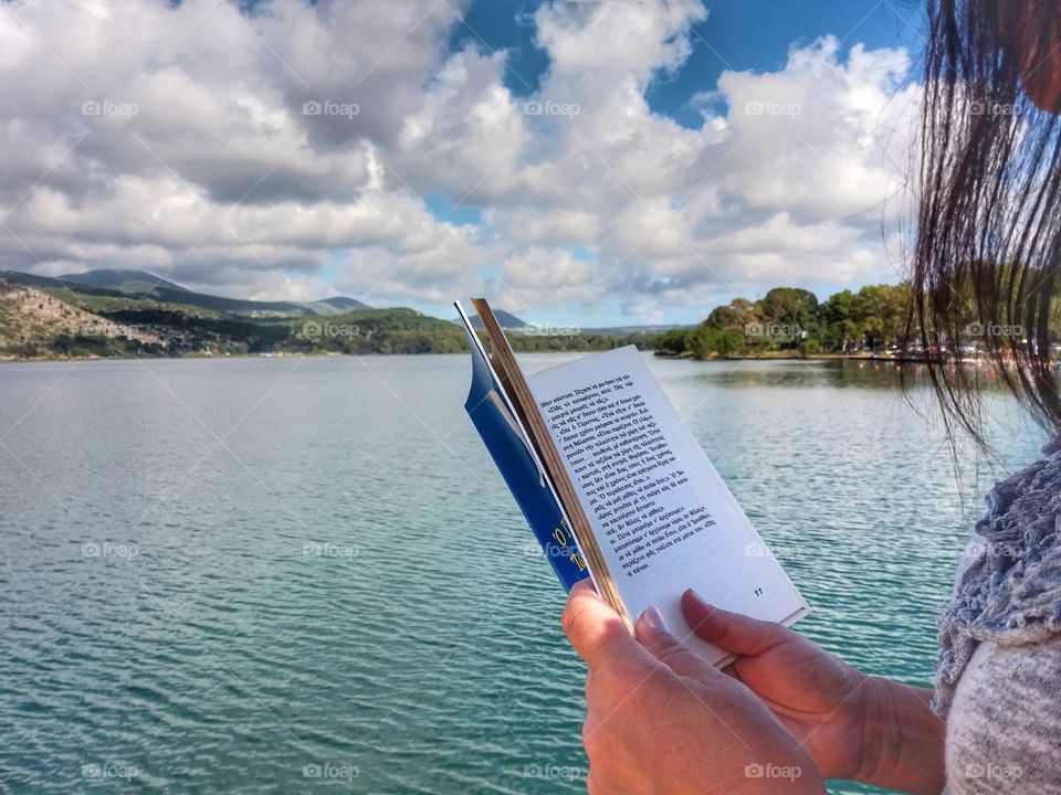 Reading books is just so relaxing!