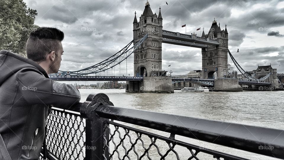 in a gray morning I stopped to admire the landscape and reflect on my life.