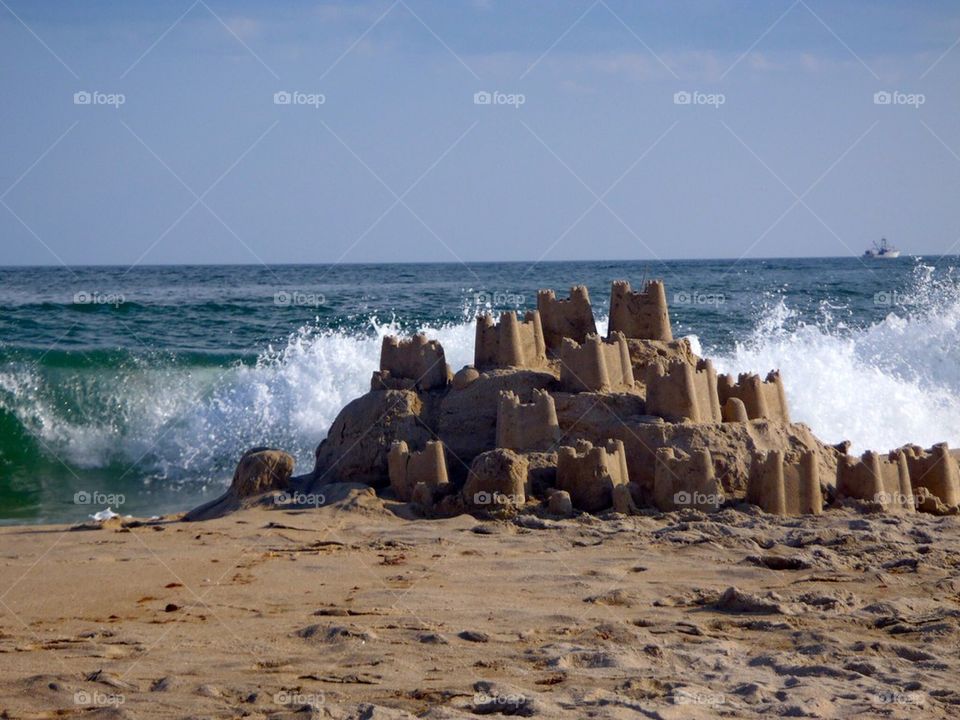 Sandcastle waves