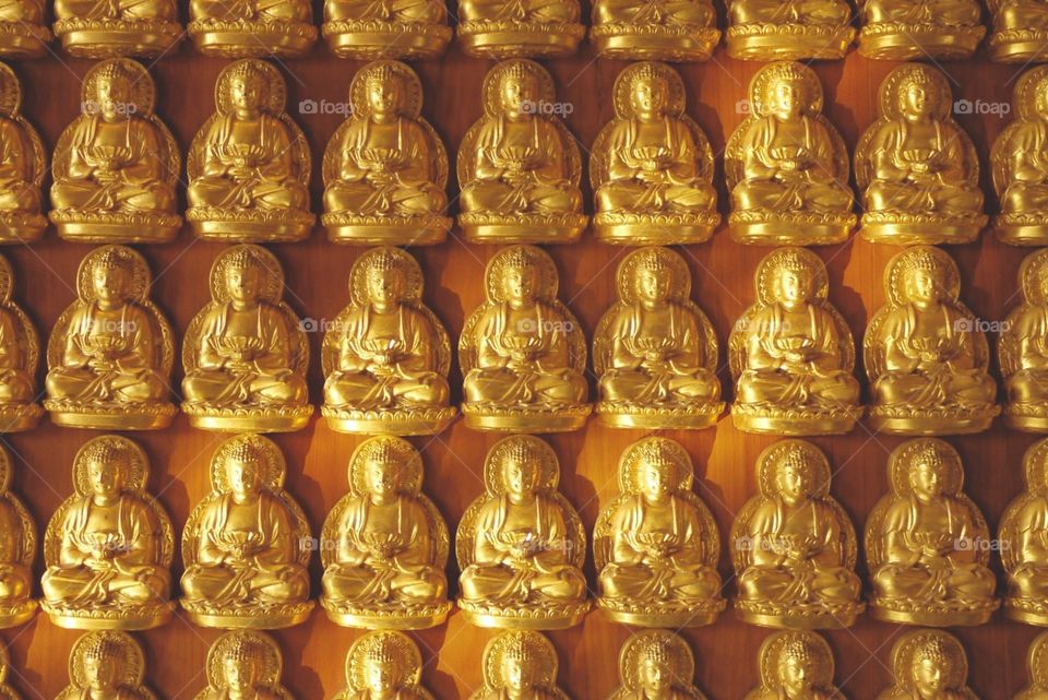 Image of golden amida buddha