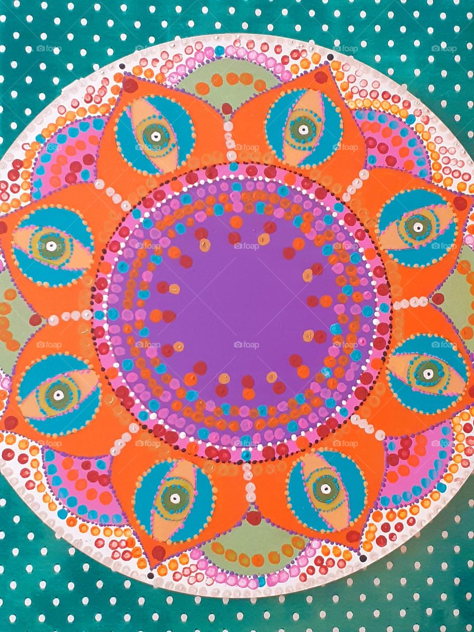 mandala con lunares pintados de colores