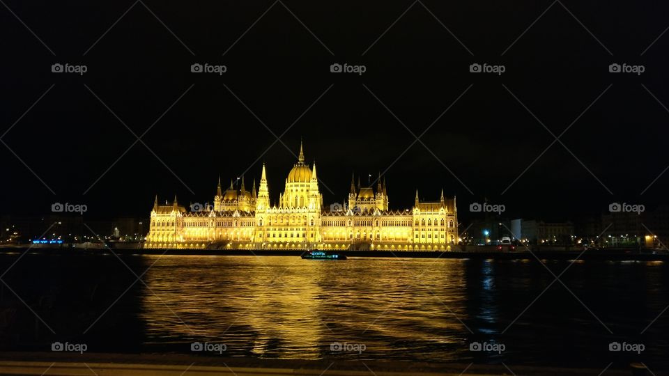 Budapest at night parlament house