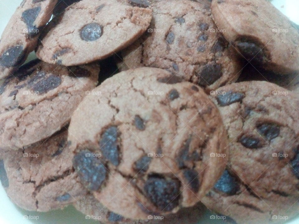 More chocolate chips cookies