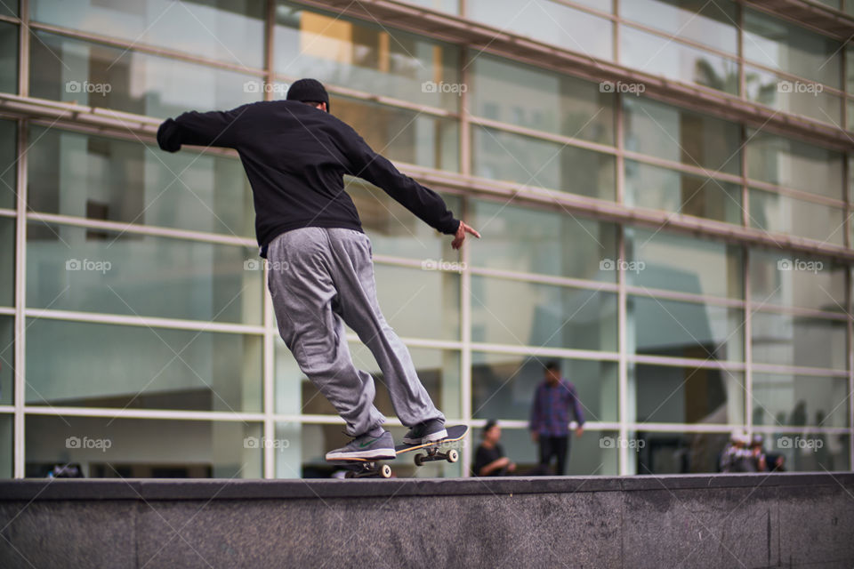 Patinando en el MACBA