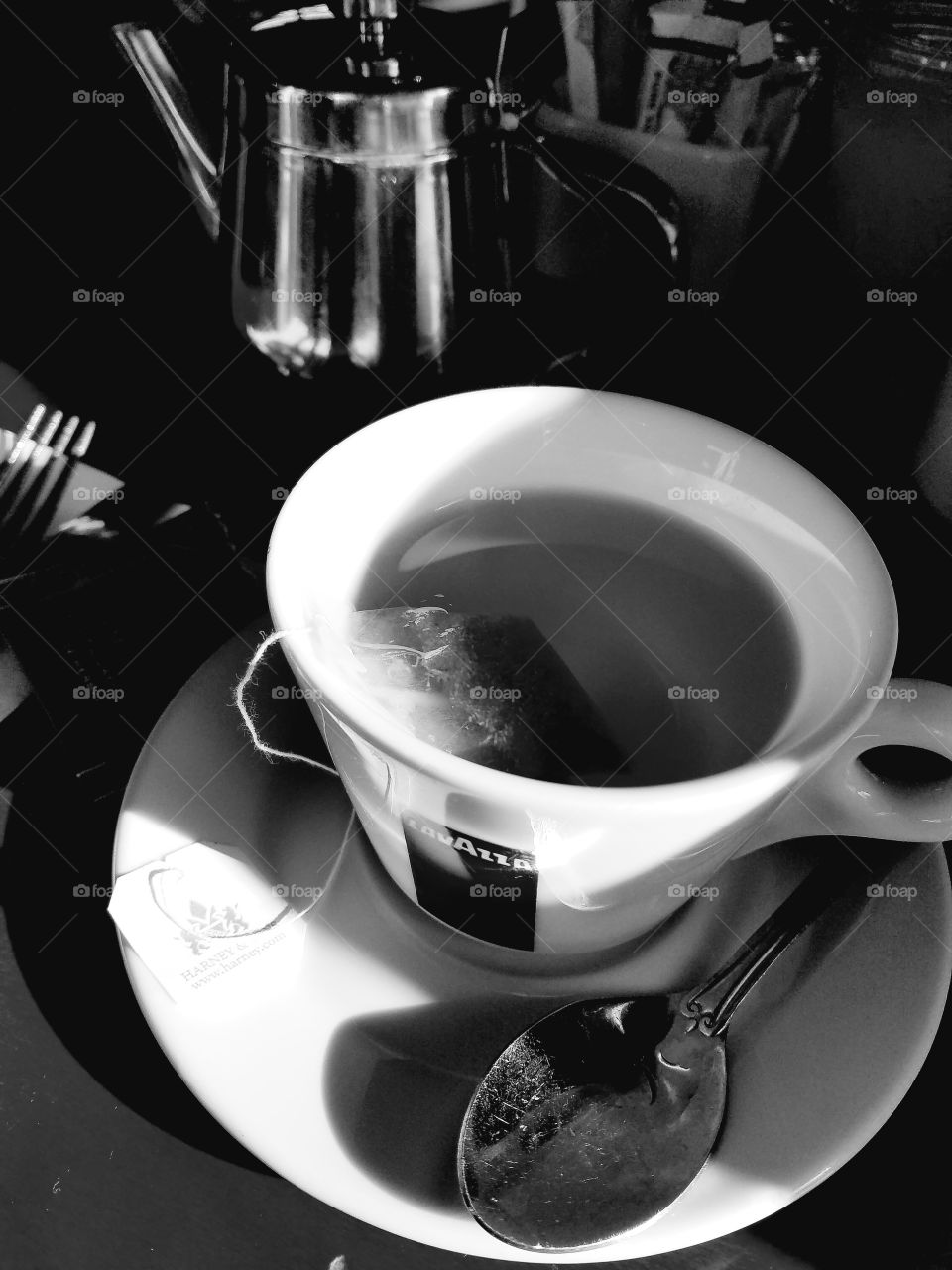 tea black white