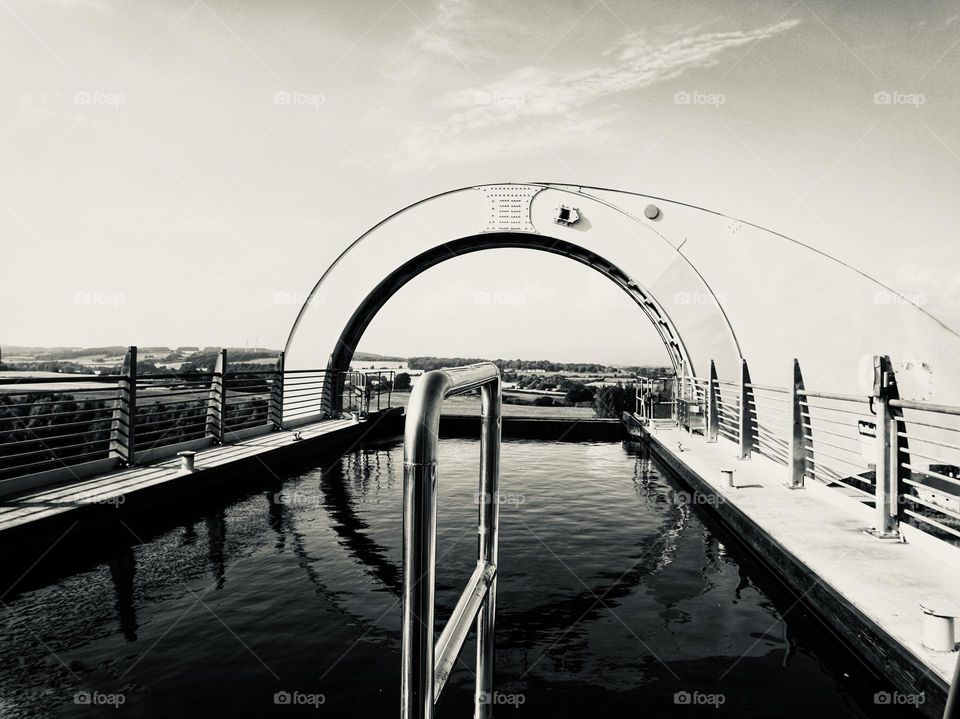 The Magnificent Falkirk Wheel … amazing architecture made to lift canal barges from one low canal to a higher one 