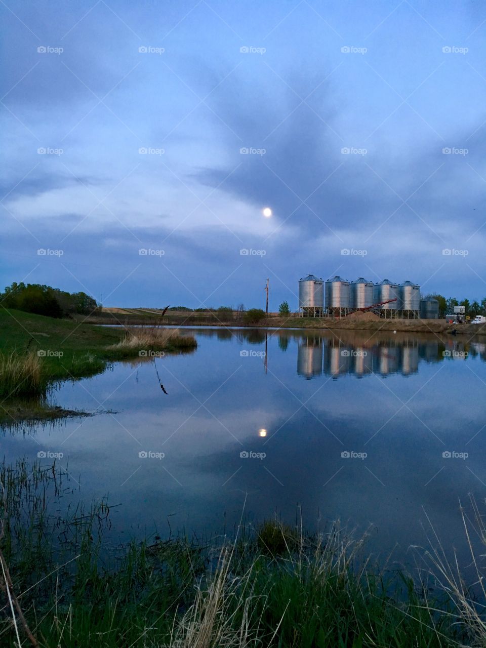 Full moon in the farm yard 