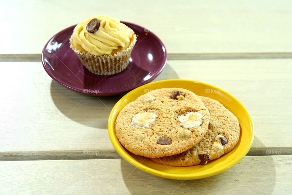 cupcake and cookies