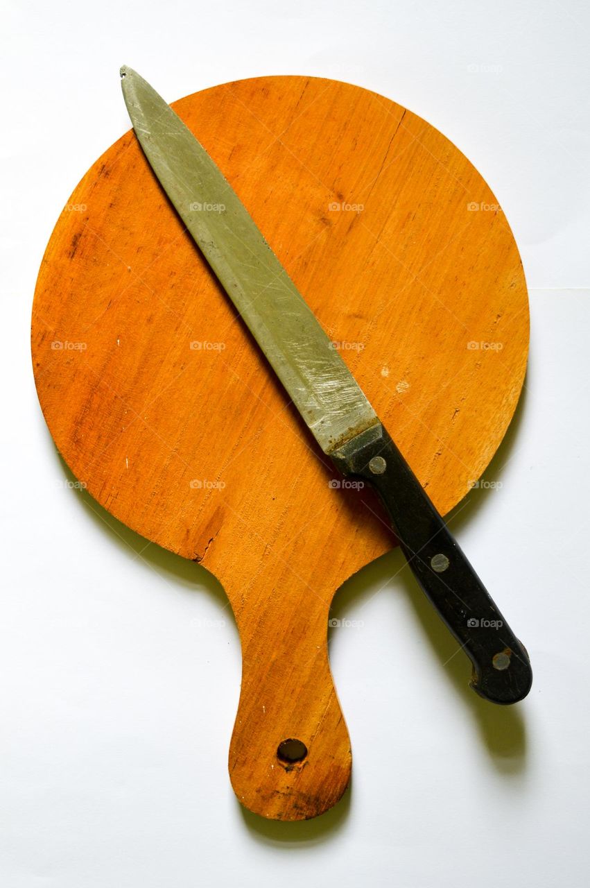 knife and cutting board