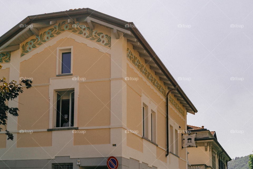 Lago Como no norte da Itália é um lugar lindo para se conhecer na Europa, com paisagens incríveis!