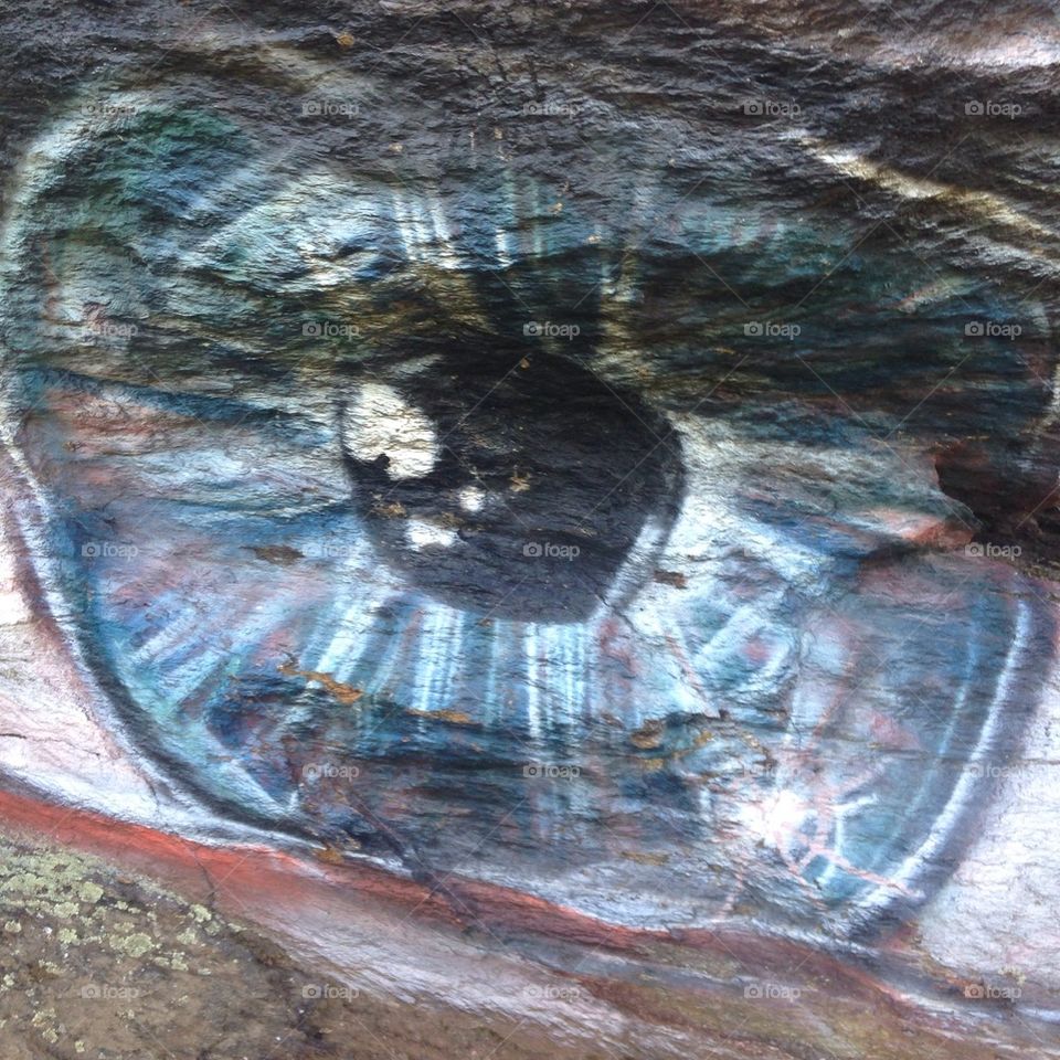 Rock wall eye