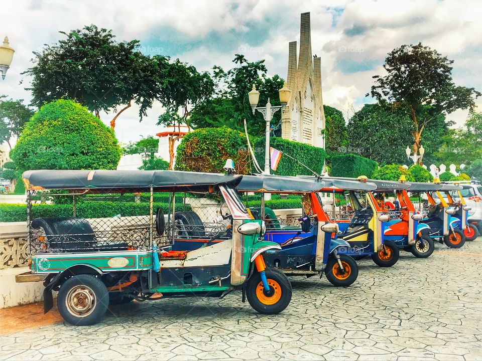 Tuk-tuk racing