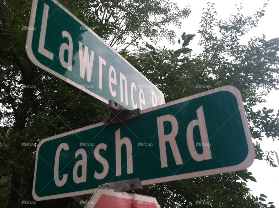 Cash road sign 