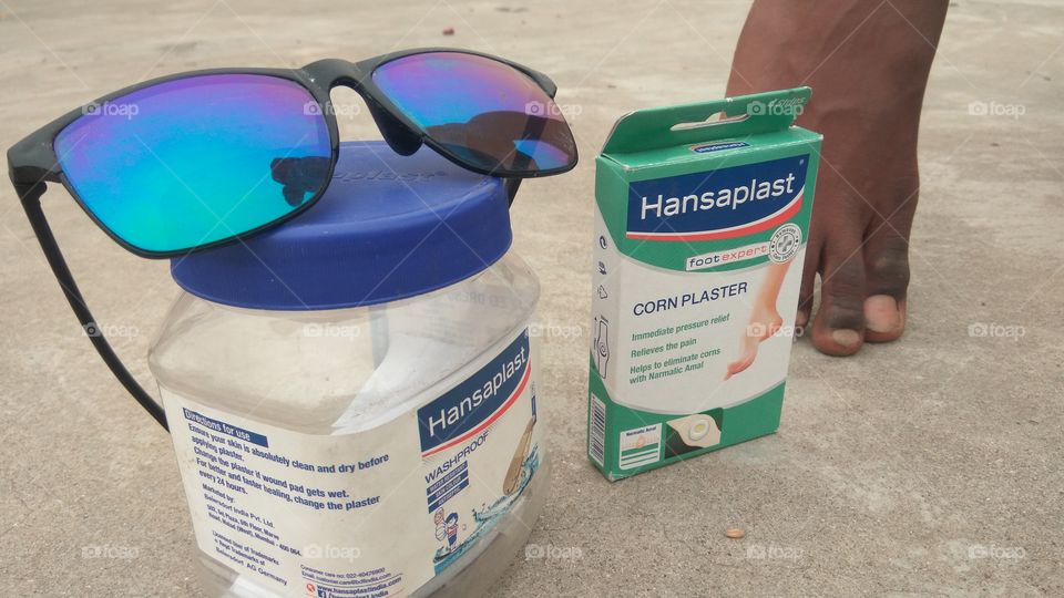 Take care of your feet with Hansaplast!