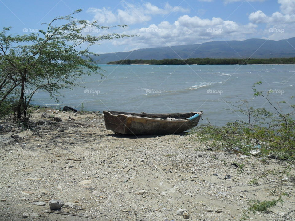 Solitary boat.2