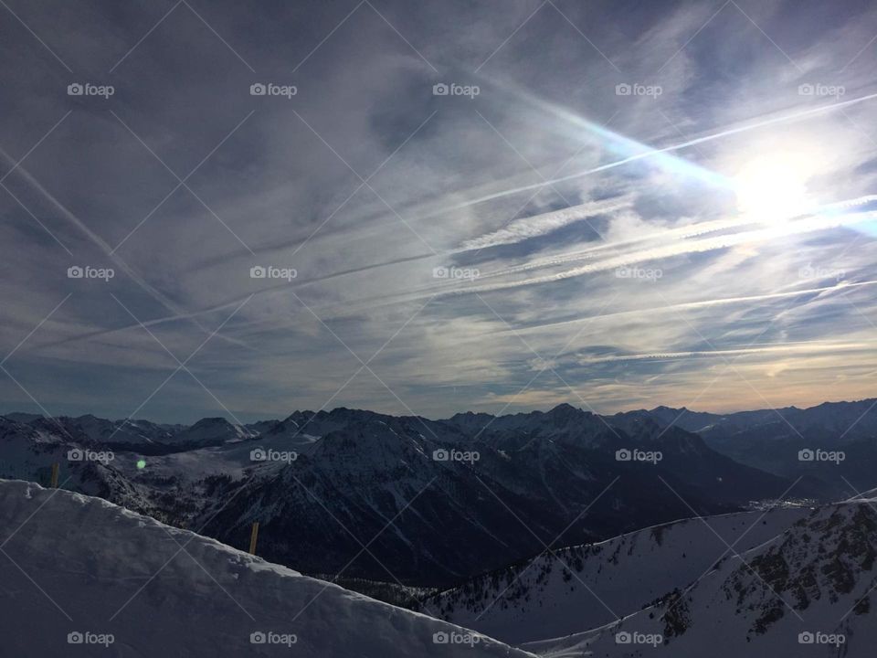 The Sun goes down, Italy