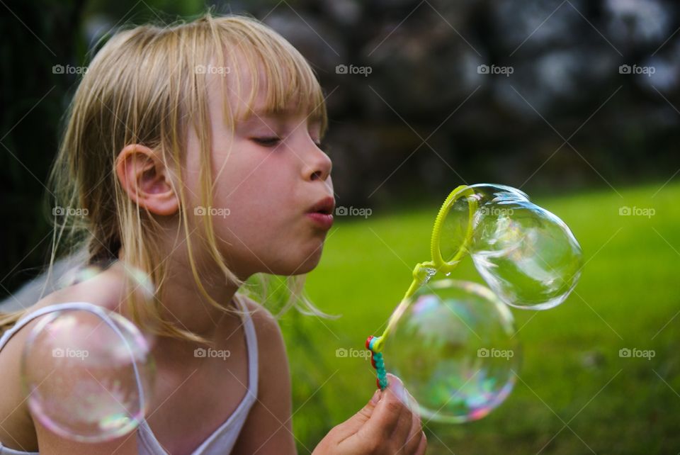 Bubble trubble. Summer activity 