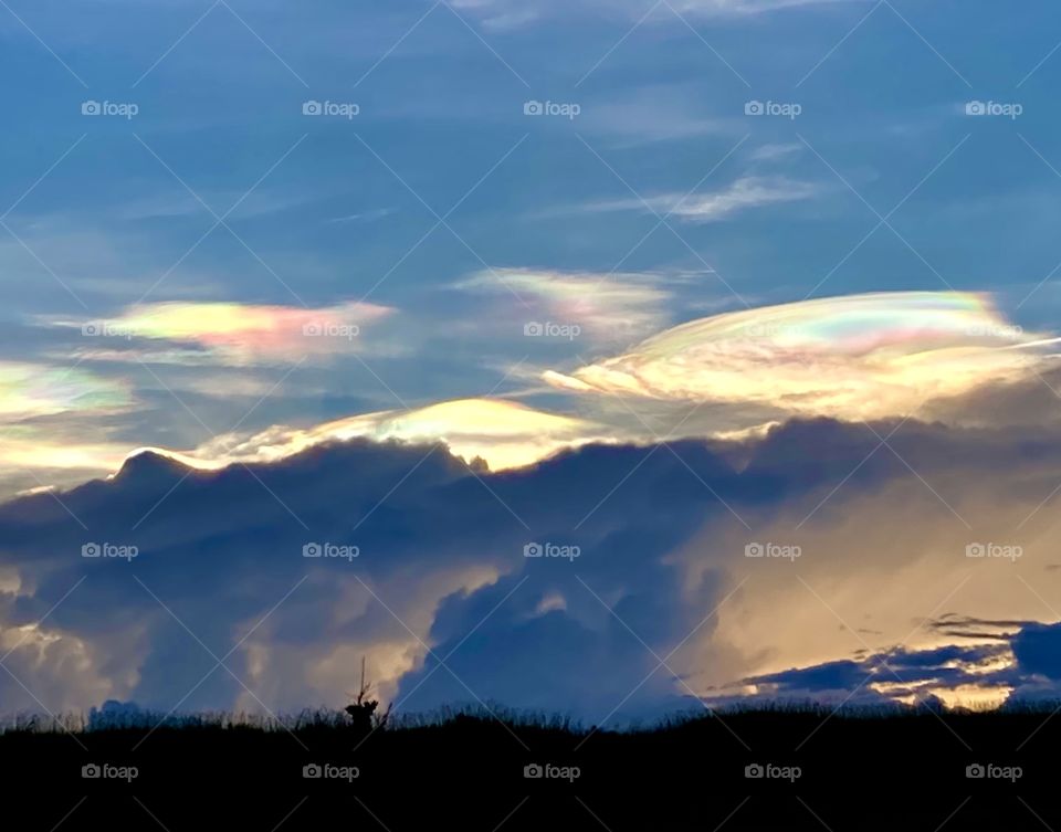 Here the “rainbow clouds” phenomenon!  Sensational!  There's no way not to be inspired ... / NATUREZA -  Hoje conseguimos, pela primeira vez, presenciarmos o fenômeno das “nuvens arco-íris”! Sensacional! Não tem como não se inspirar...