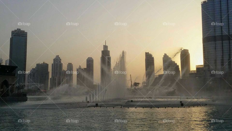 Dubai dancing water fountain
