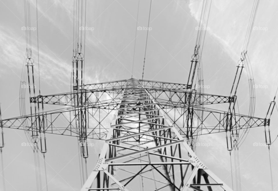 Strommast von unten