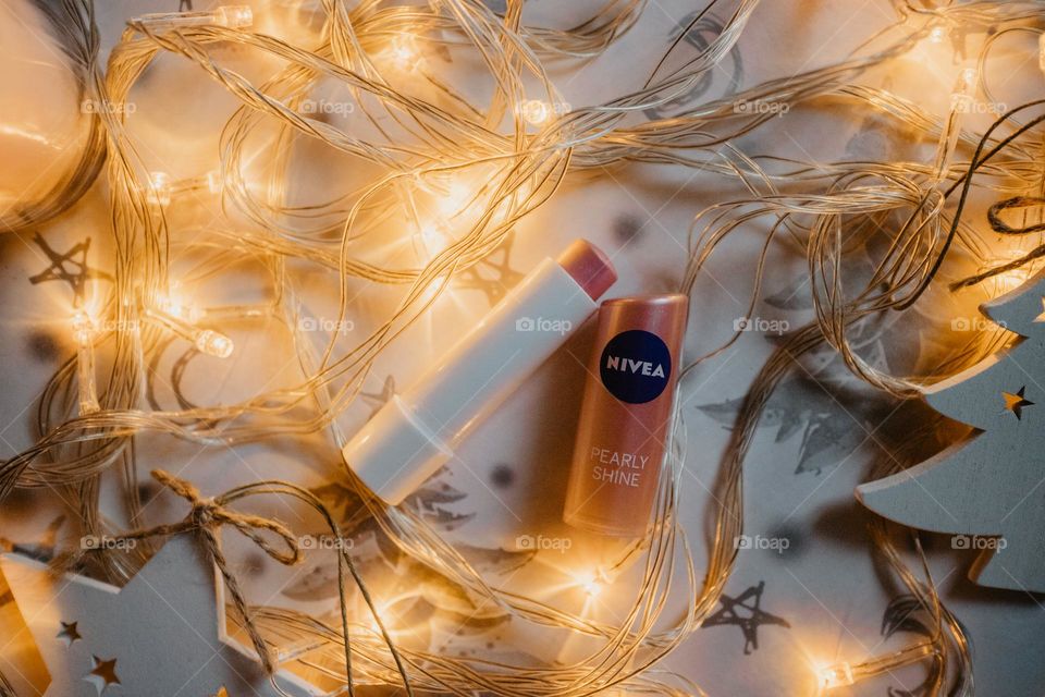 nivea / christmas lights / beauty product / lip balm / winter holidays / a gift / 