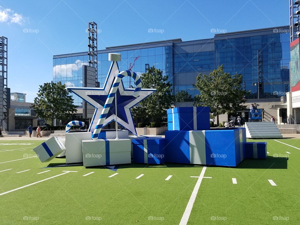 Cowboys Stage to Broadcast Tree Lighting