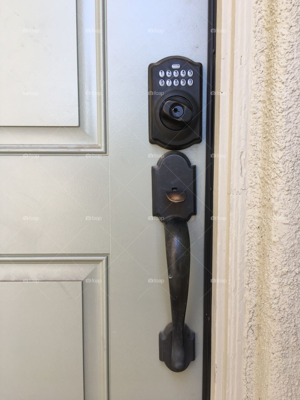 Electronic deadbolt lock