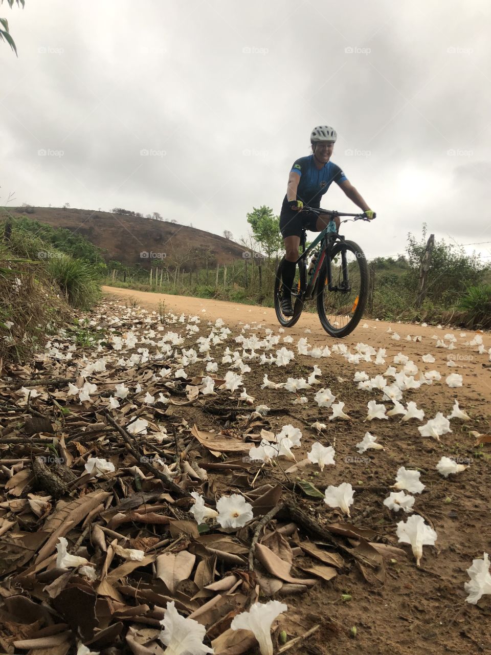 Pedalar é o que me deixa feliz. 