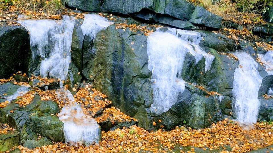 Natural frozen water on the rocks in autumn 🍁🍂❄️🍁🍂