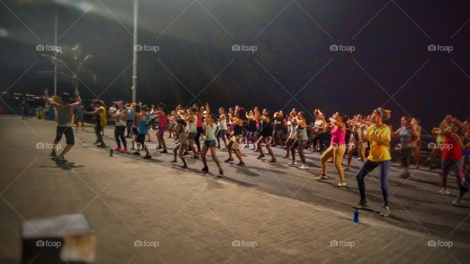class aula de zumba dança beach