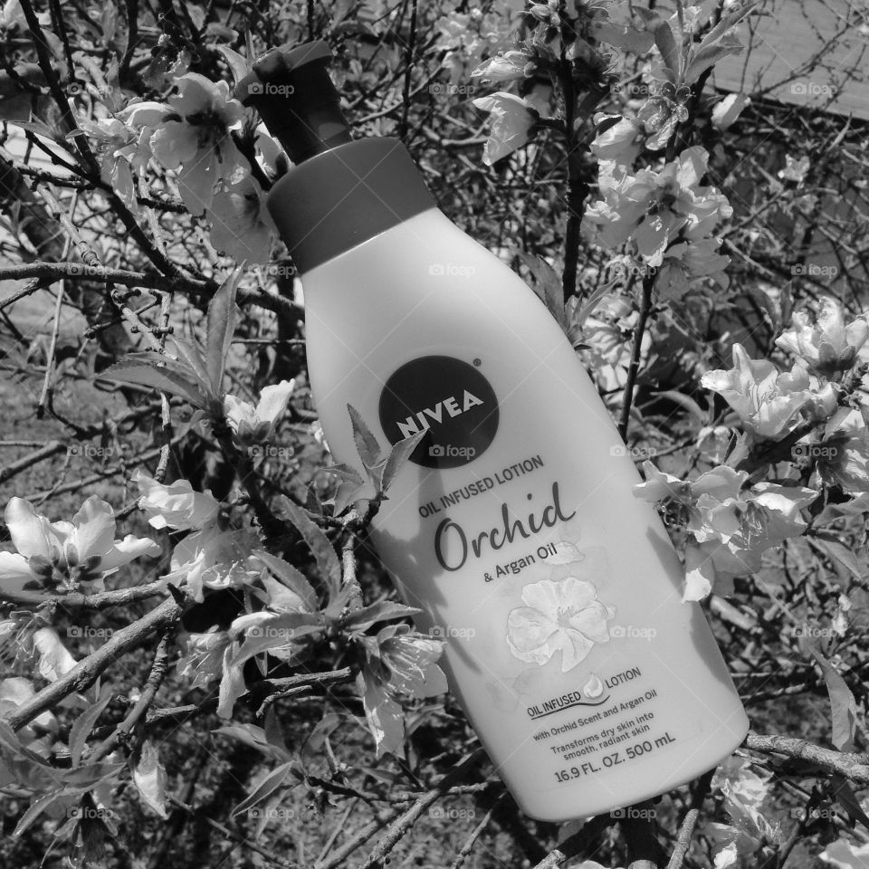 Black and white Nivea 