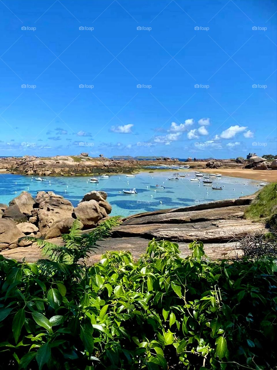 The beach rocks and the turquoise sea in Tregastel