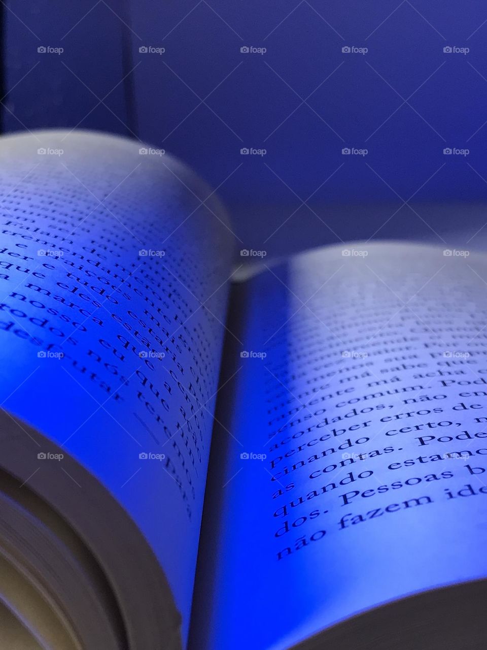 Reading generates knowledge and knowledge generates critical thinking.  That is, the more you read, the more knowledge the subject will constitute, this will form a human being who thinks rationally.