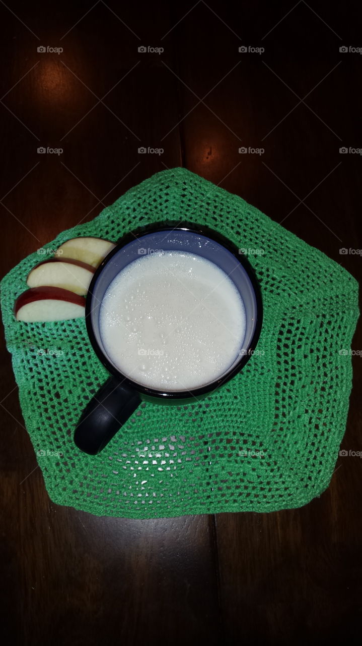 almond milk apple slices