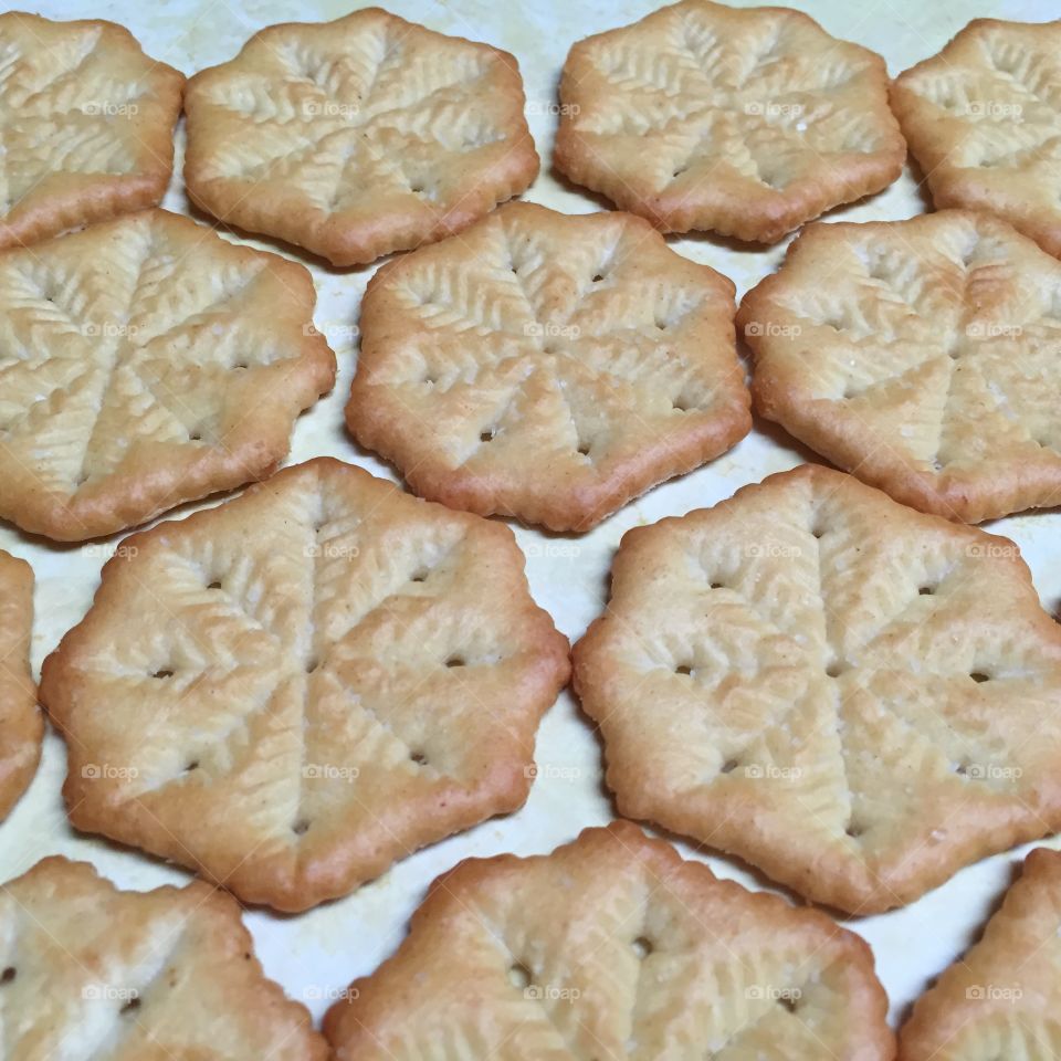 Snowflakes on crackers 