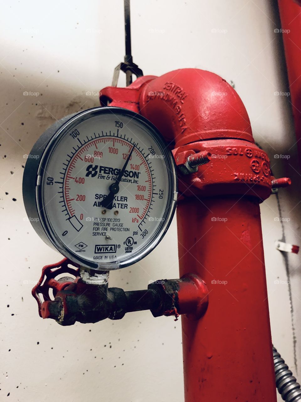 Sprinkler valve and pressure gauge