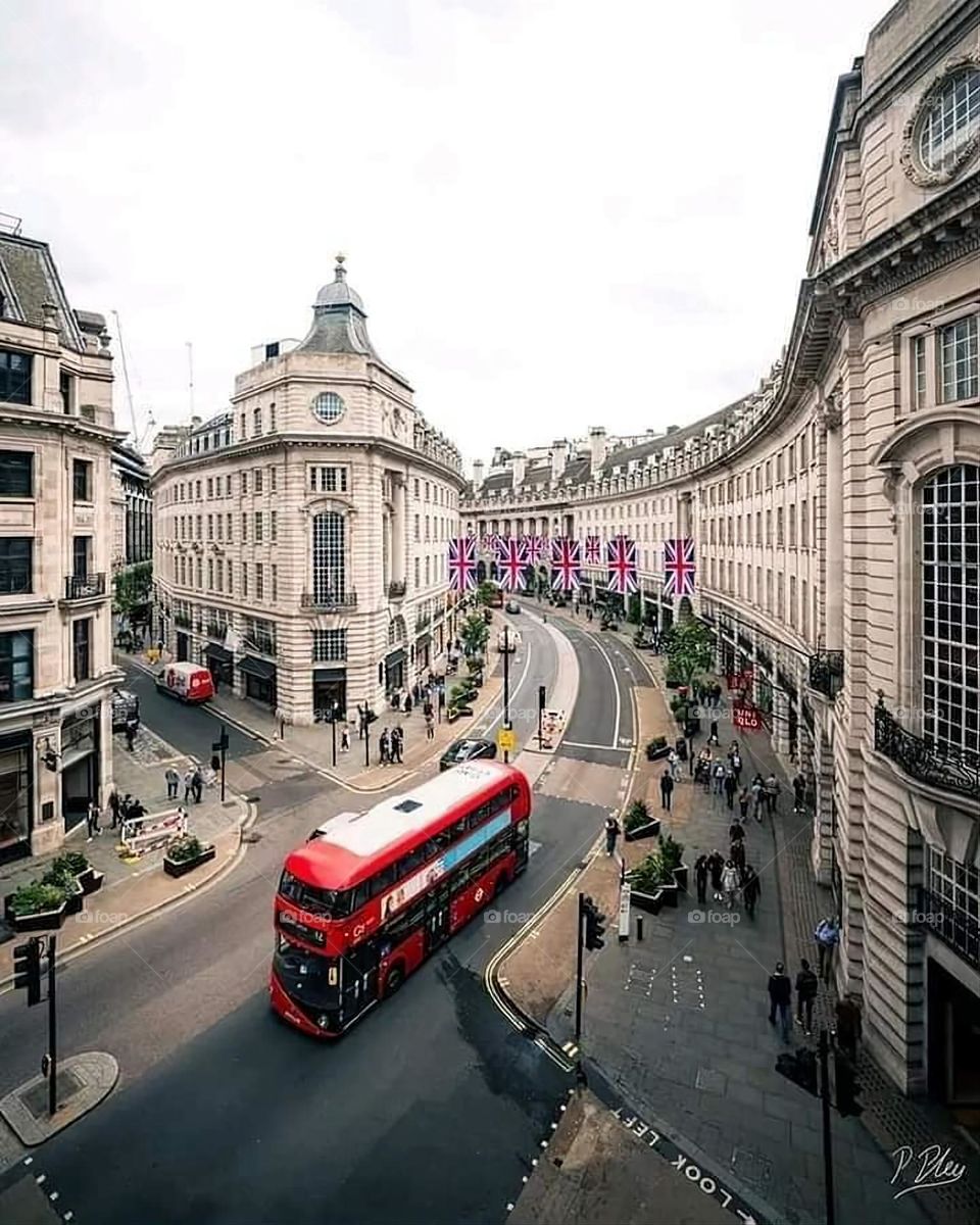 Pictures of very huge buildings and very beautiful architecture and there is nothing more beautiful than it