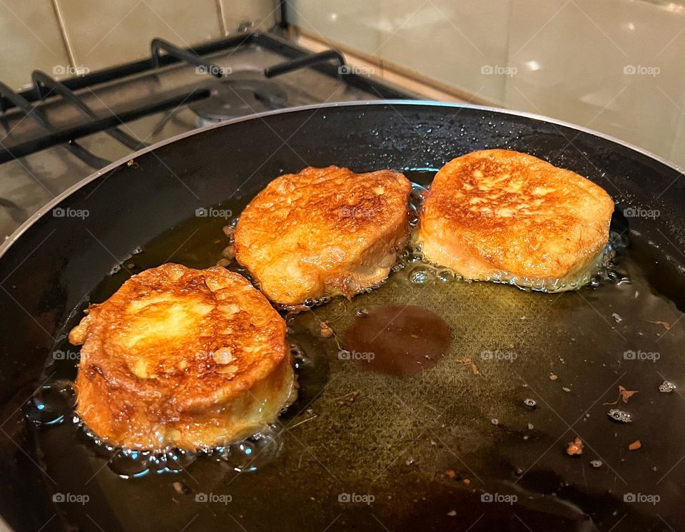  Making Portugal traditional bread Rabanada 
