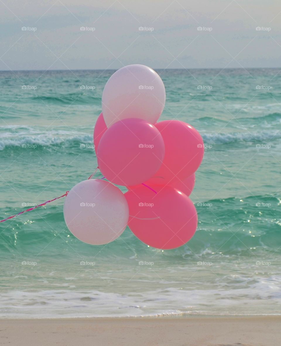 Balloons at the beach