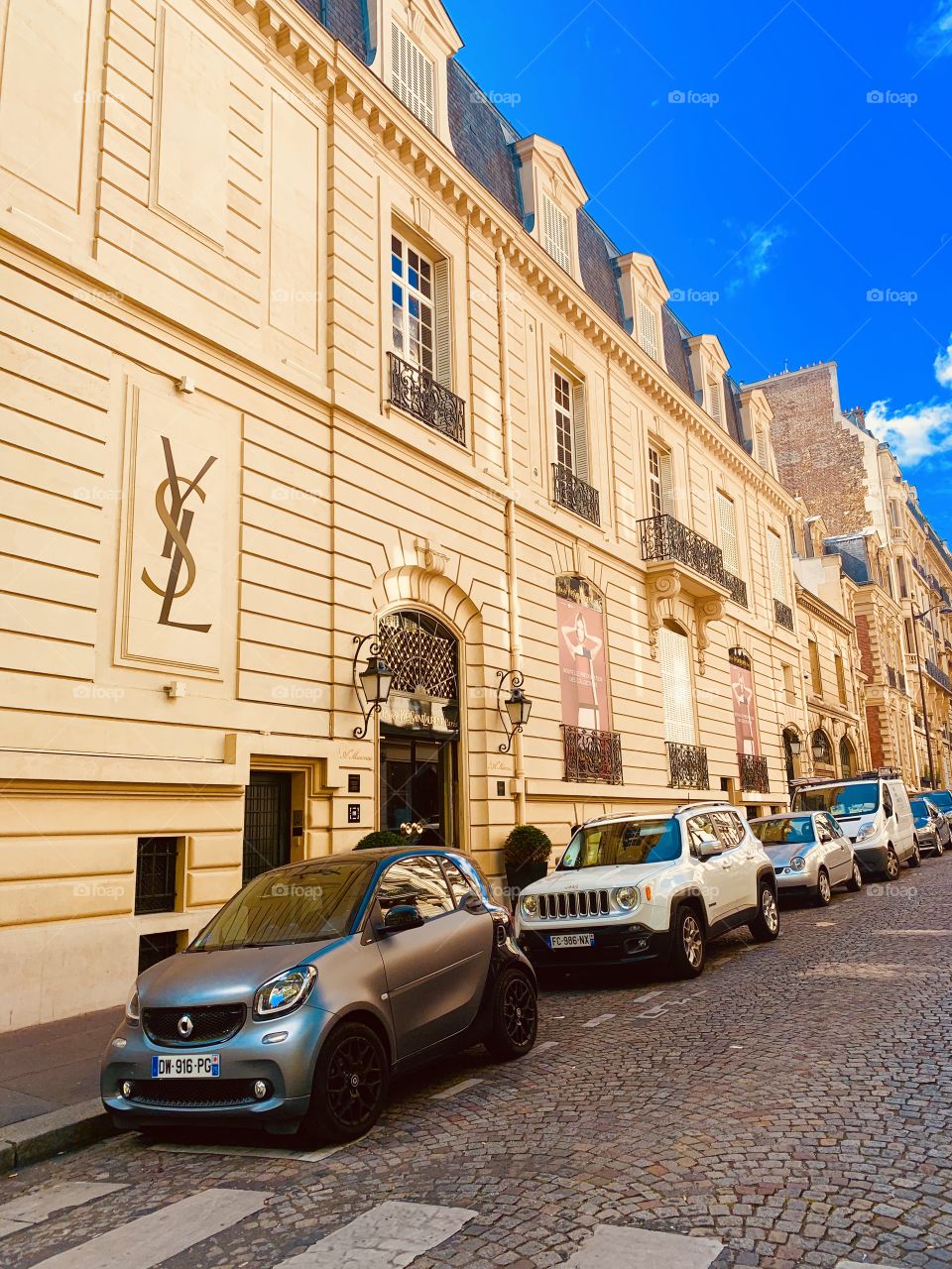 Yves Saint Laurent / Paris 
