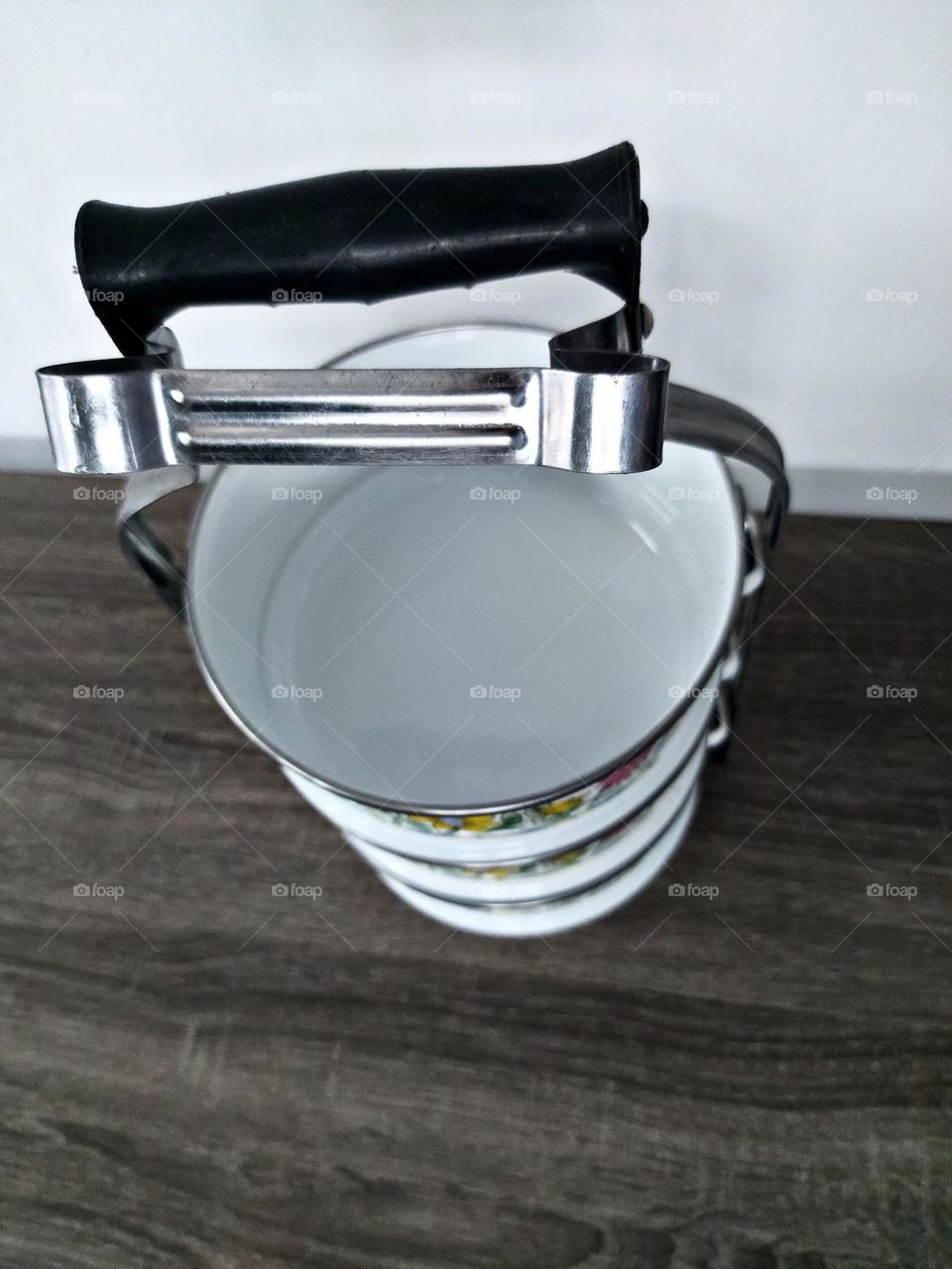 Food basket, alloy material, floral pattern