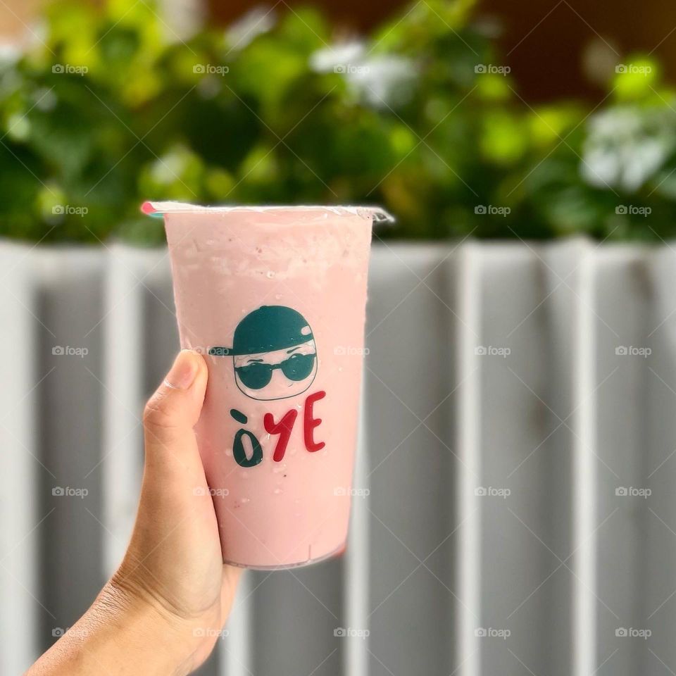 Coconut slushes in berries and original flavours 