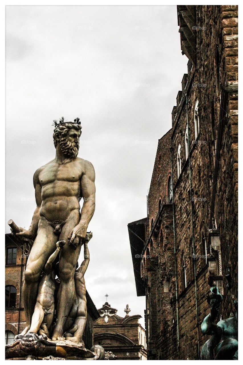 neptune statue