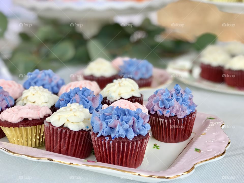 Baking cupcakes 