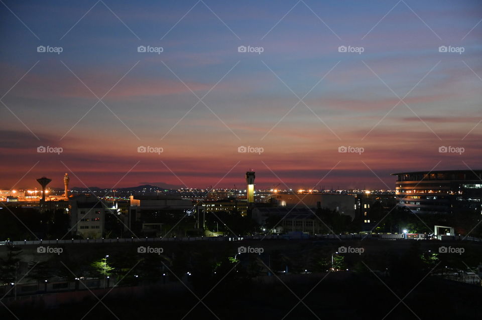 Shenzhen airport in the sunset