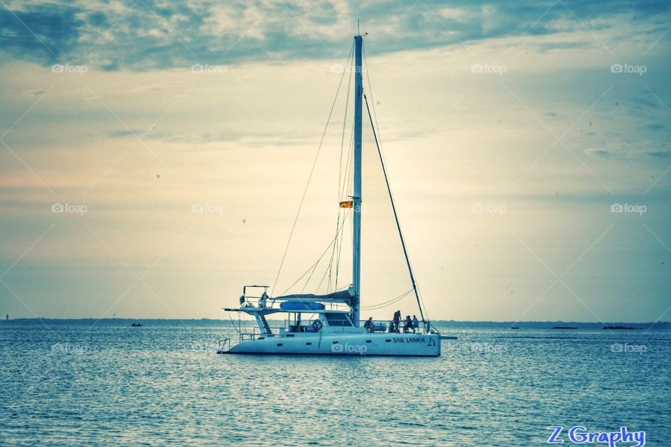 Anchored boat...
#boat #sea #anchor #ship #zgraphy
