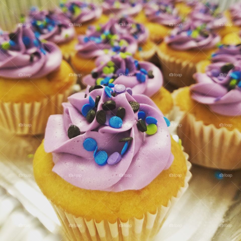 purple frosting cupcakes