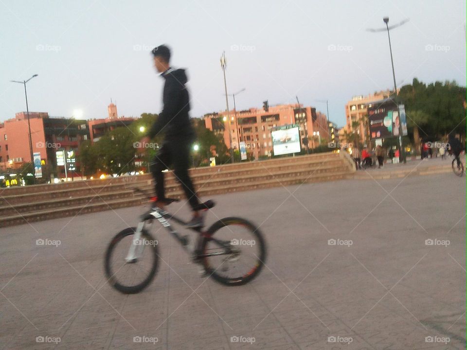 Acrobacy by bicycle